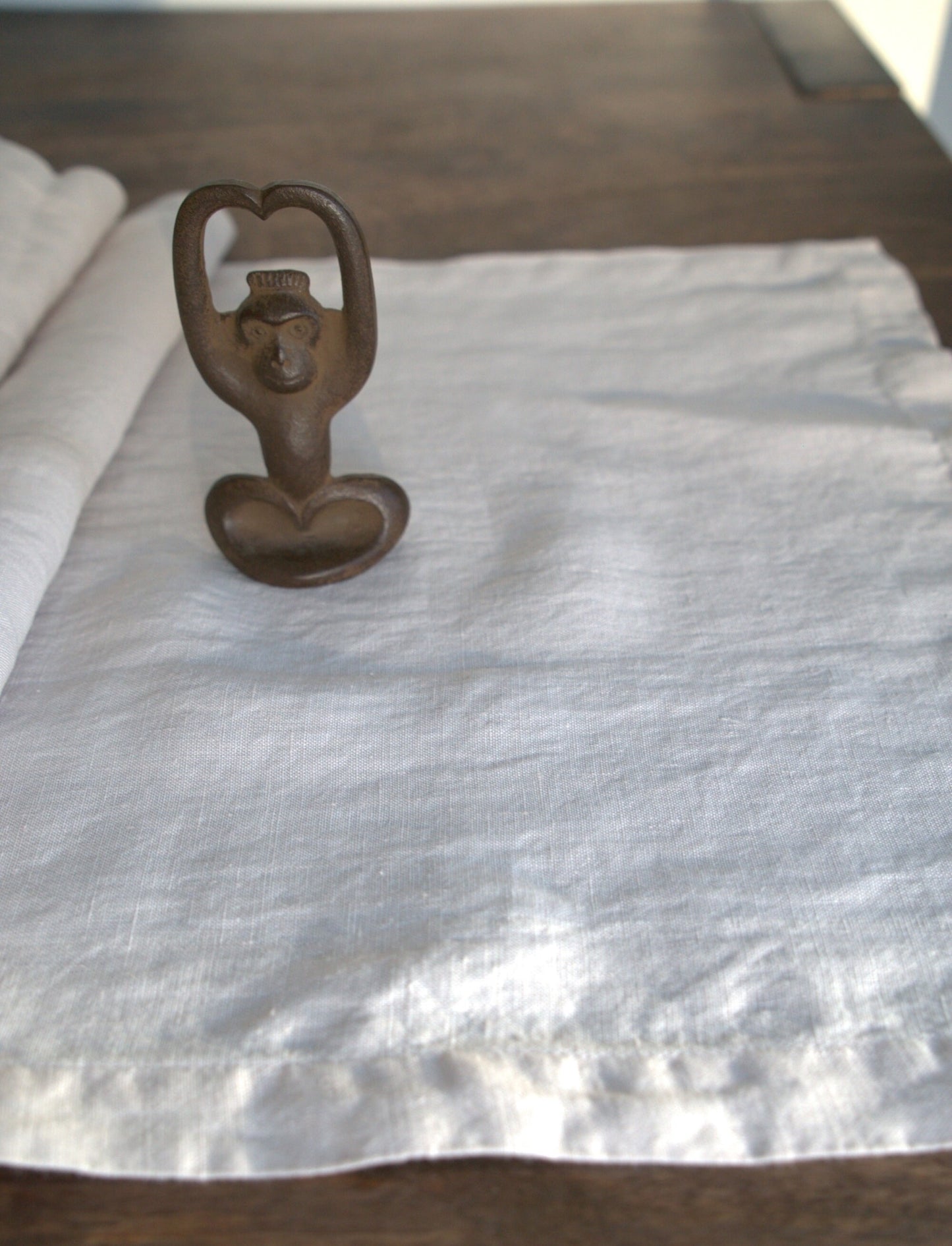 The Linen Table Runner